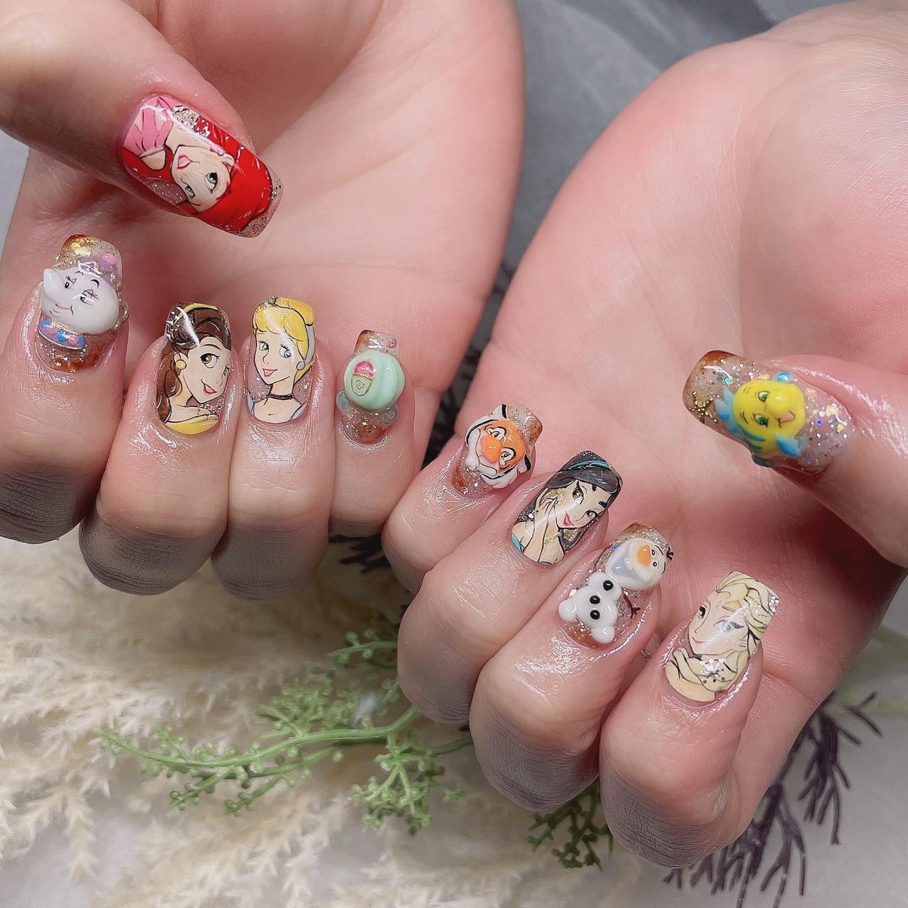 オールシーズン ハンド 痛ネイル キャラクター ミディアム Nailsalon ナシノキのネイルデザイン No ネイルブック