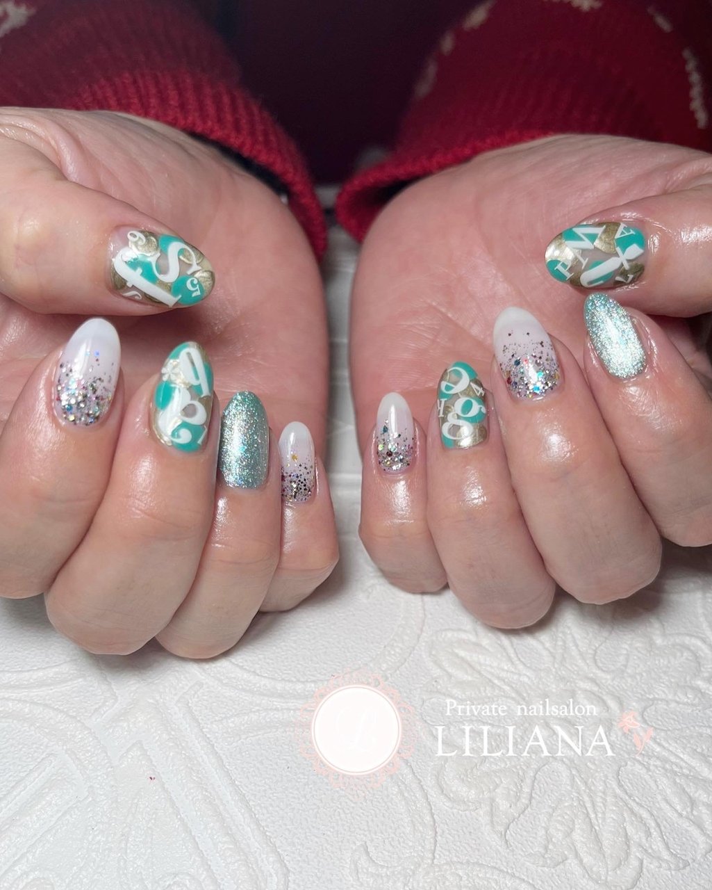冬 ハンド ラメ ワンカラー ビジュー Private Nailsalon Lilianaのネイルデザイン No ネイルブック