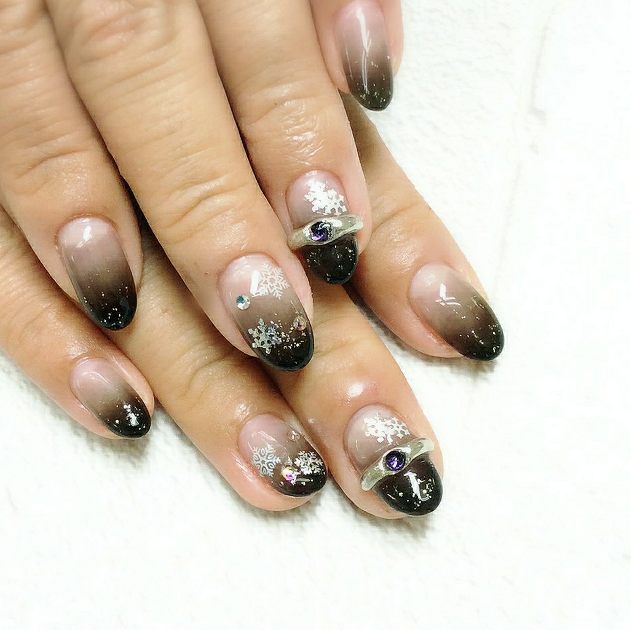 冬 ハンド グラデーション ラメ 3d Nailsalon Daisyのネイルデザイン No ネイルブック