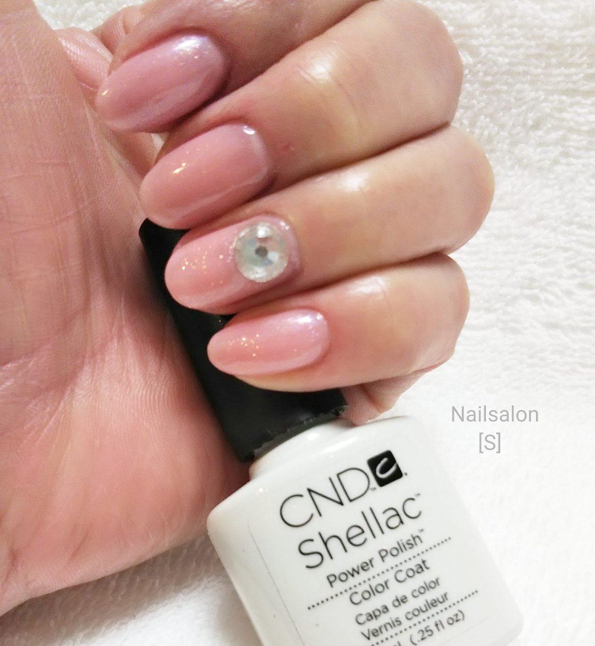 オールシーズン ハンド シンプル ビジュー ワンカラー シェラックネイル専門店 S のネイルデザイン No ネイルブック