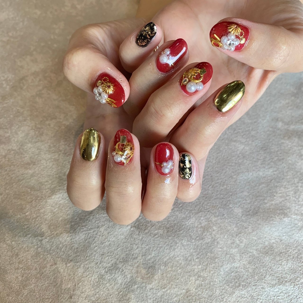 冬 お正月 成人式 ハンド ビジュー Lians Nail Vivid 倉敷 店 リアンスネイルヴィヴィッド のネイルデザイン No ネイルブック
