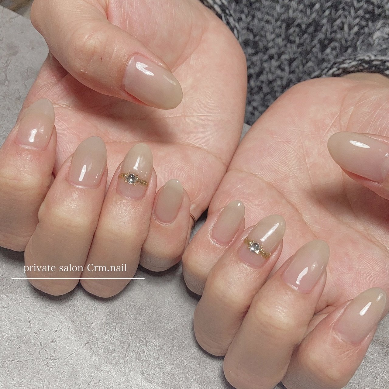 ハンド シンプル ワンカラー ミラー ベージュ Crm Nailのネイルデザイン No ネイルブック