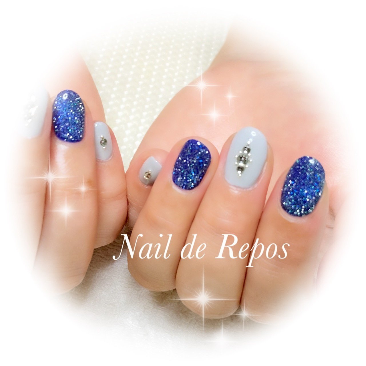 ハンド ビジュー ラメ ネイビー グレー Nail De Repos ルポ のネイルデザイン No ネイルブック