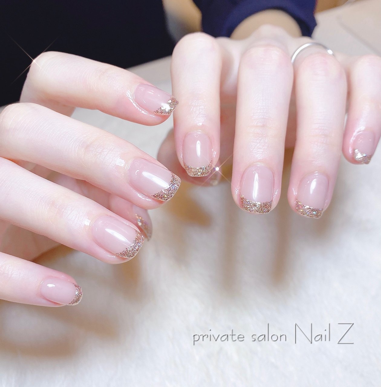 ハンド フレンチ ラメ ショート ジェルネイル Nail Z ネイルジー のネイルデザイン No ネイルブック