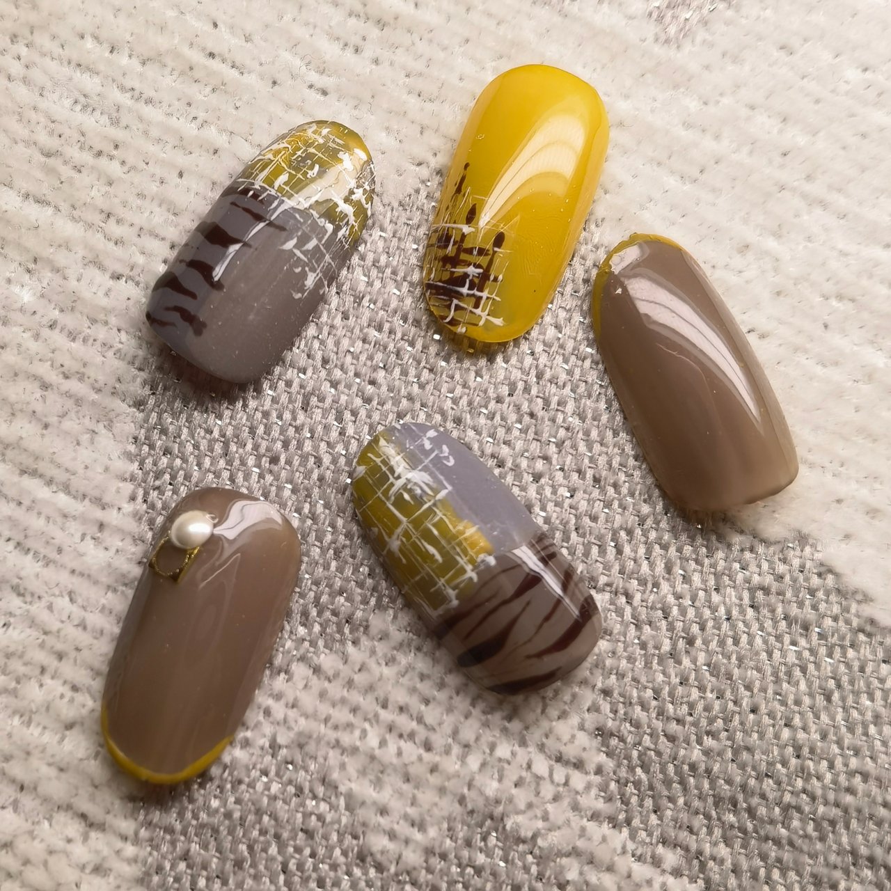 秋 冬 お正月 オフィス ハンド 恵比寿the 2swansフィルイン推奨サロンのネイルデザイン No ネイルブック