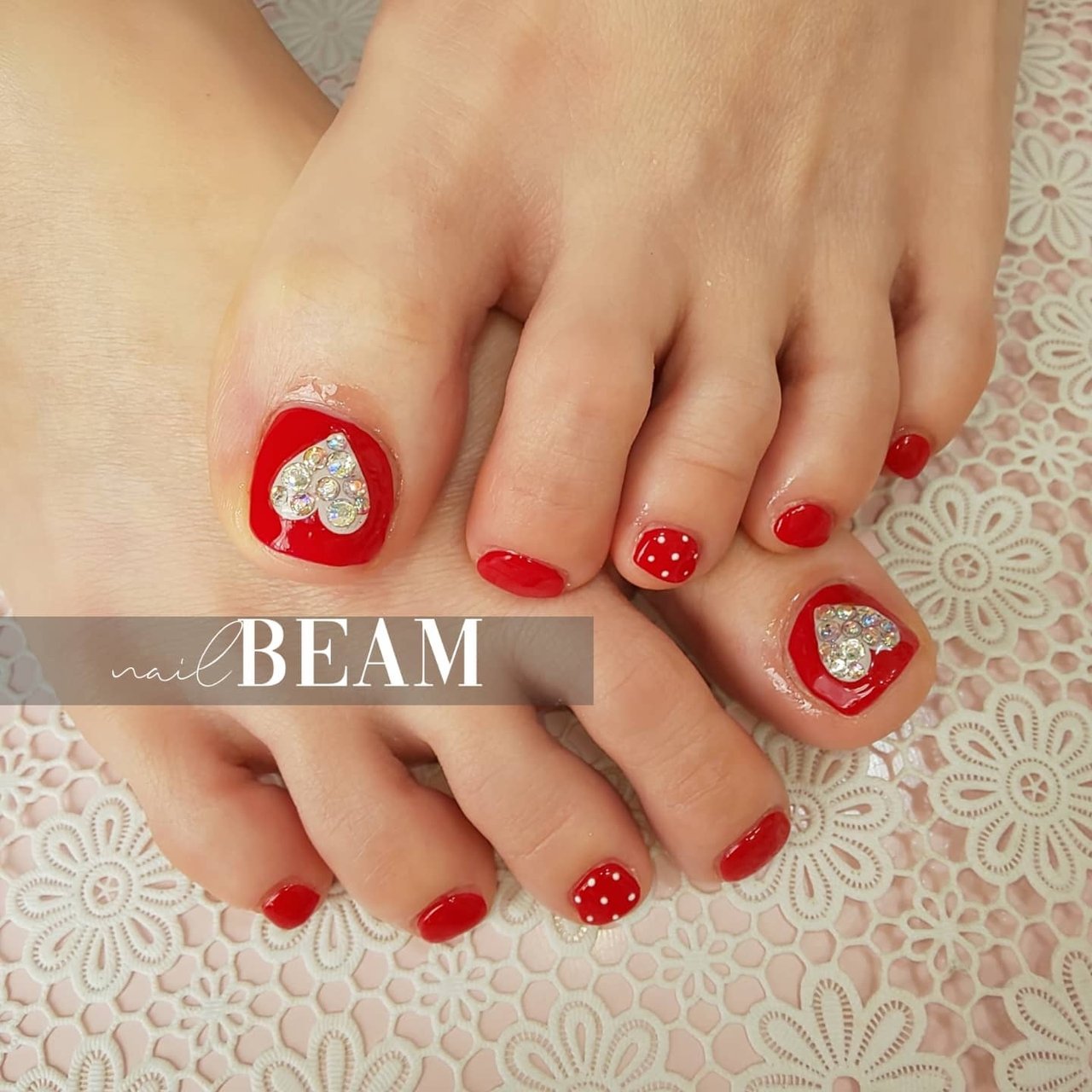 冬 オールシーズン バレンタイン フット ビジュー Nailbeamのネイルデザイン No ネイルブック