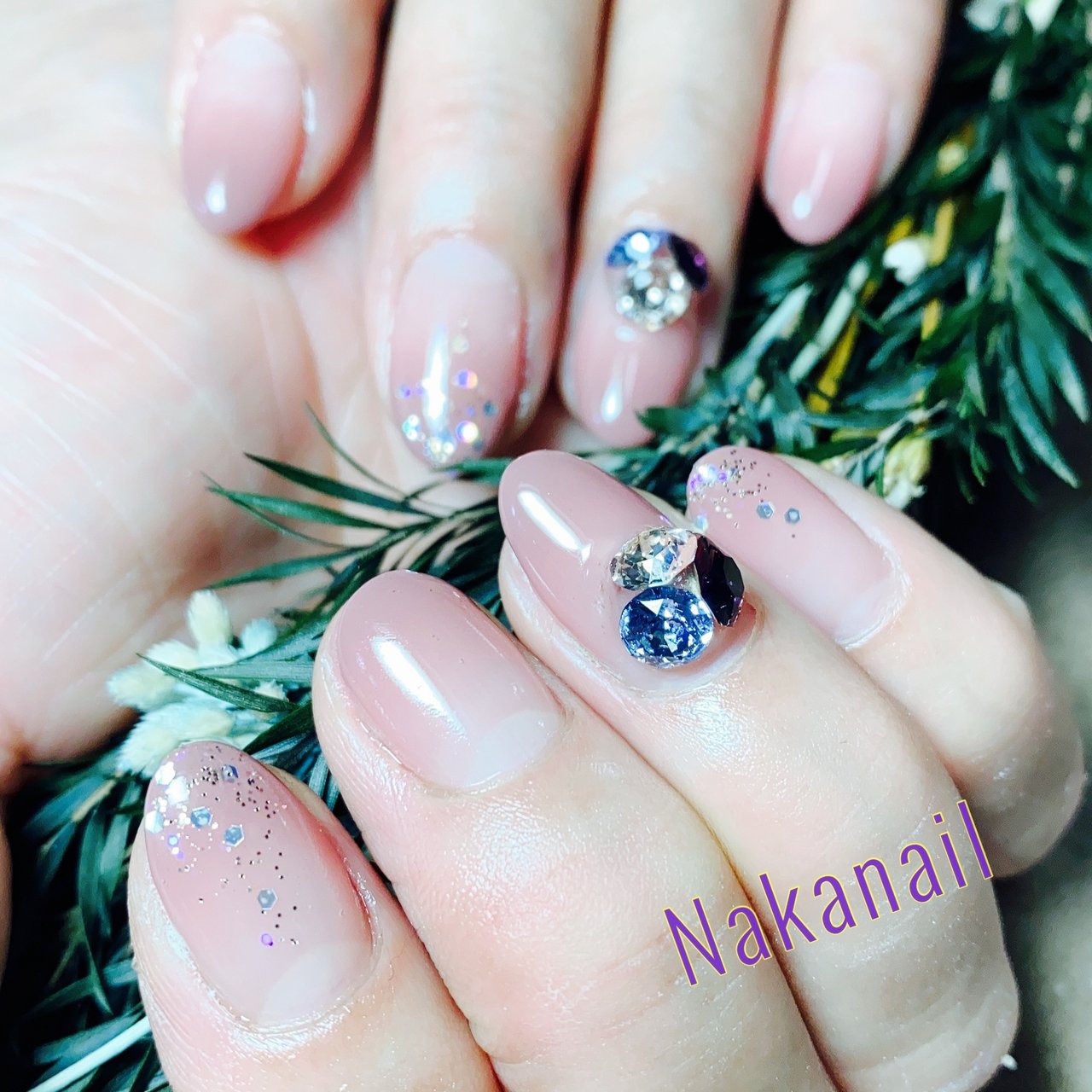 オールシーズン ハンド シンプル グラデーション ビジュー Nakanailのネイルデザイン No ネイルブック