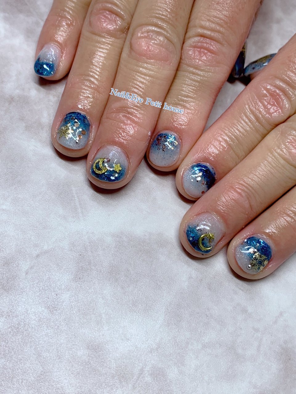 冬 ハンド ショート ホワイト ブルー Nail Eye Petit Houseのネイルデザイン No ネイルブック