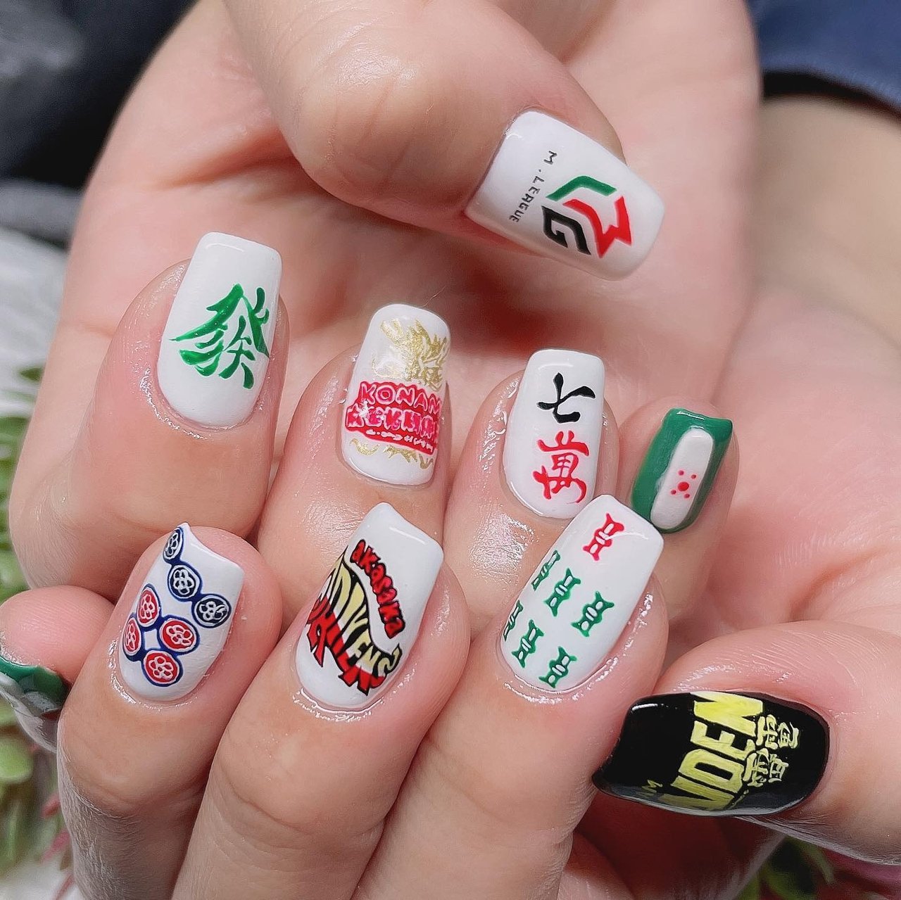 オールシーズン ハンド 痛ネイル ミディアム ホワイト Nailsalon ナシノキのネイルデザイン No ネイルブック