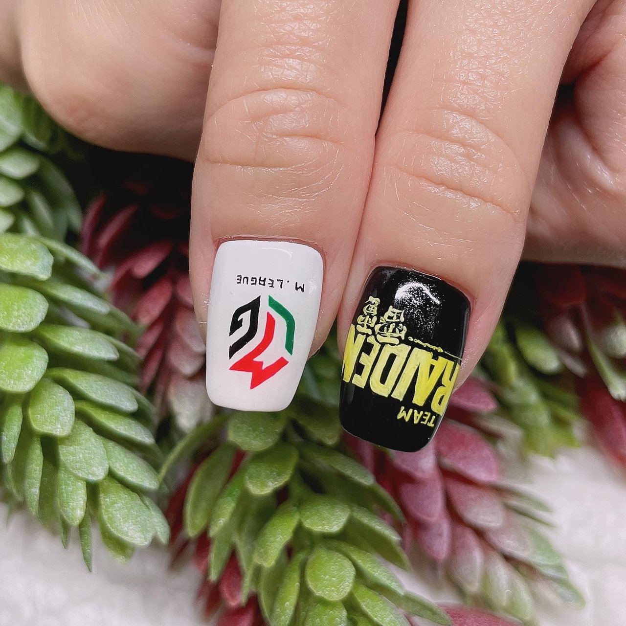 オールシーズン ハンド 痛ネイル ミディアム ホワイト Nailsalon ナシノキのネイルデザイン No ネイルブック