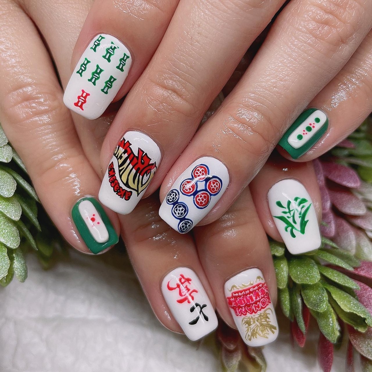 オールシーズン ハンド 痛ネイル ミディアム ホワイト Nailsalon ナシノキのネイルデザイン No ネイルブック