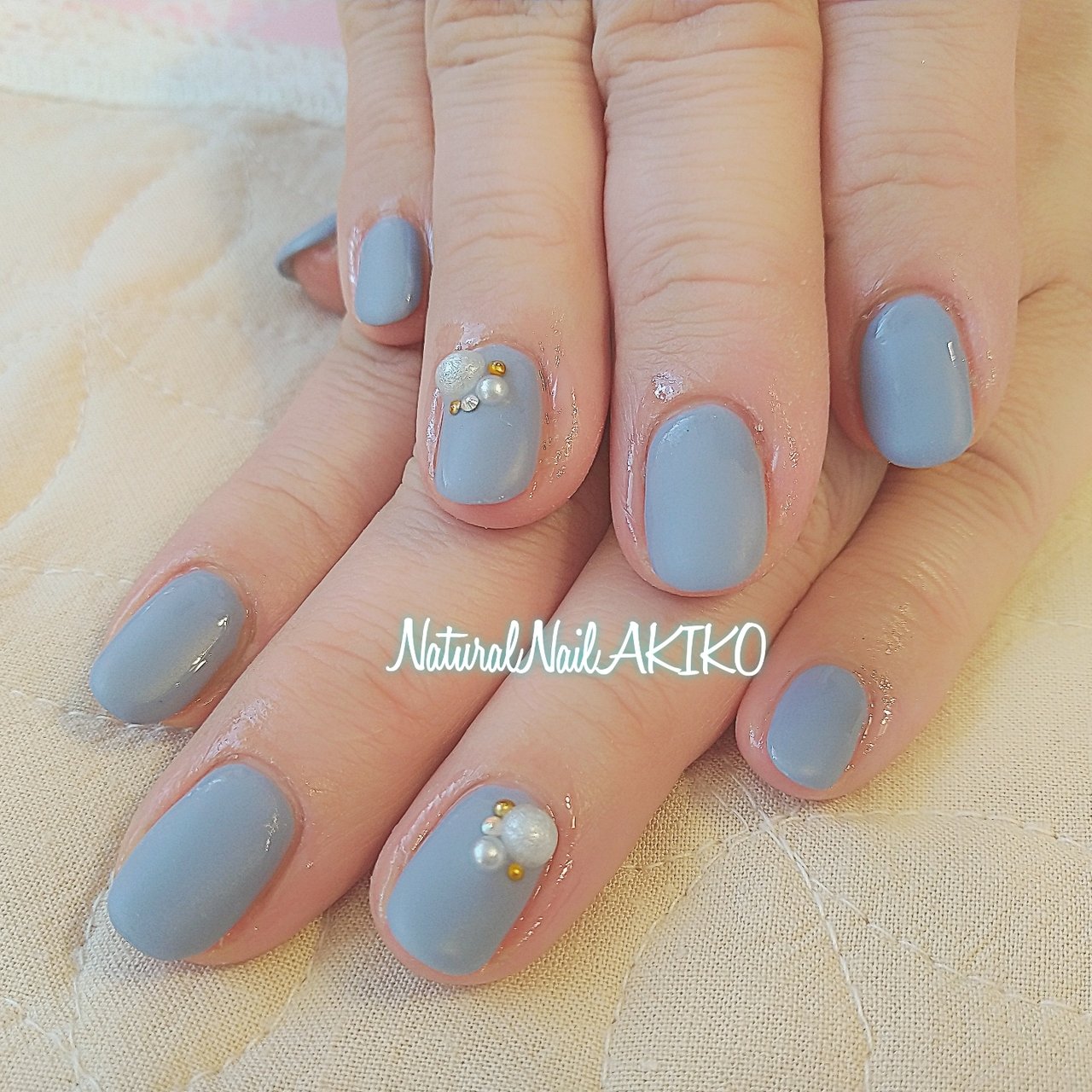 冬 ハンド シンプル ワンカラー ビジュー Nail Akikoのネイルデザイン No ネイルブック