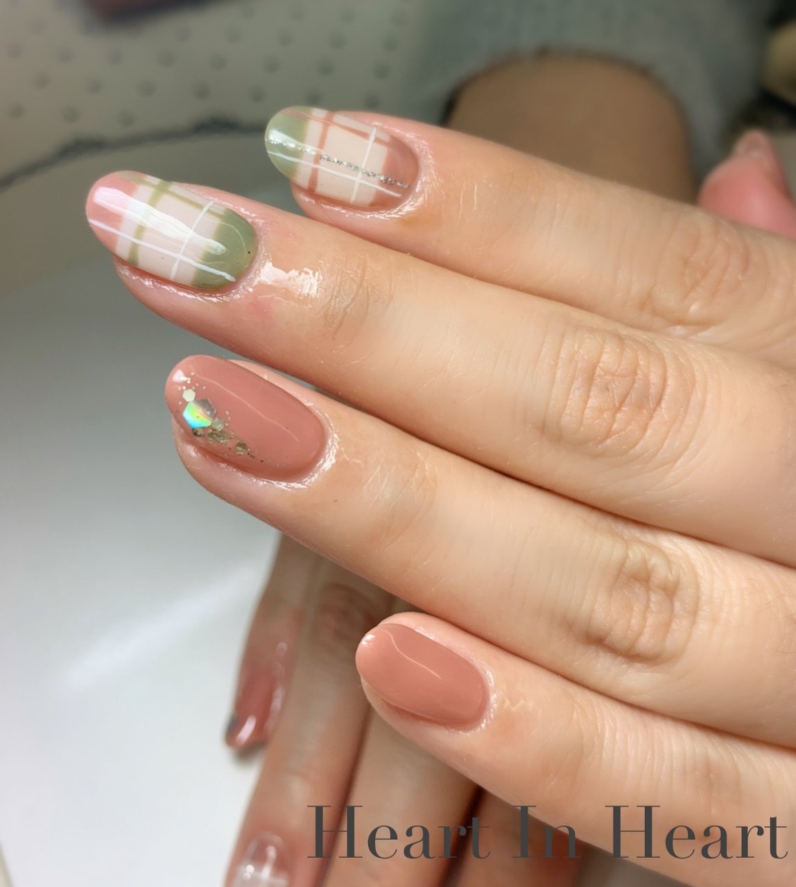 オールシーズン オフィス チェック ベージュ グリーン Heart In Heartのネイルデザイン No ネイルブック