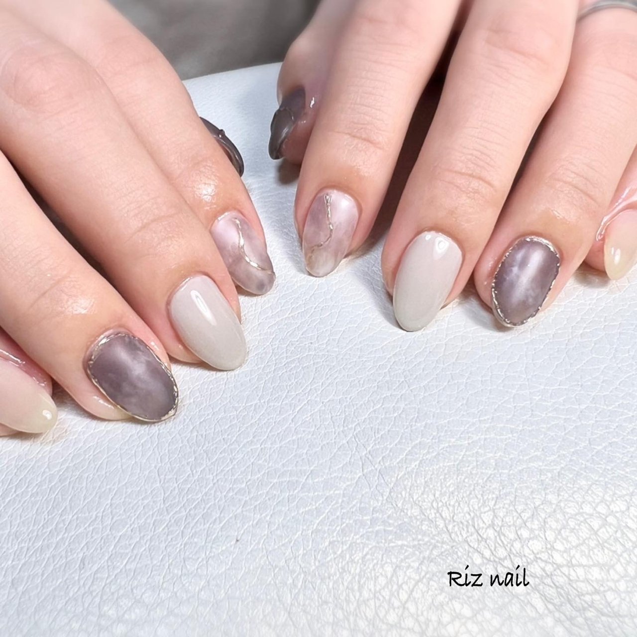 秋 冬 ハンド シンプル ニュアンス Riz Nail リズネイル のネイルデザイン No ネイルブック