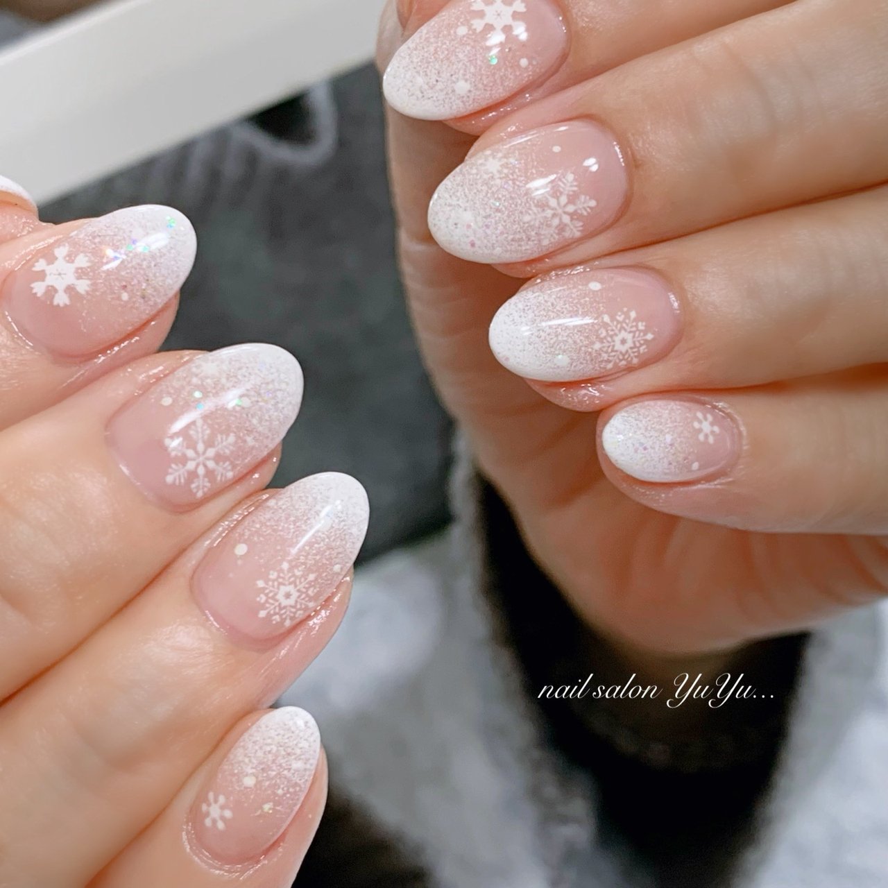 冬 オフィス ハンド グラデーション 雪の結晶 Nail Salon Yuyuのネイルデザイン No ネイルブック