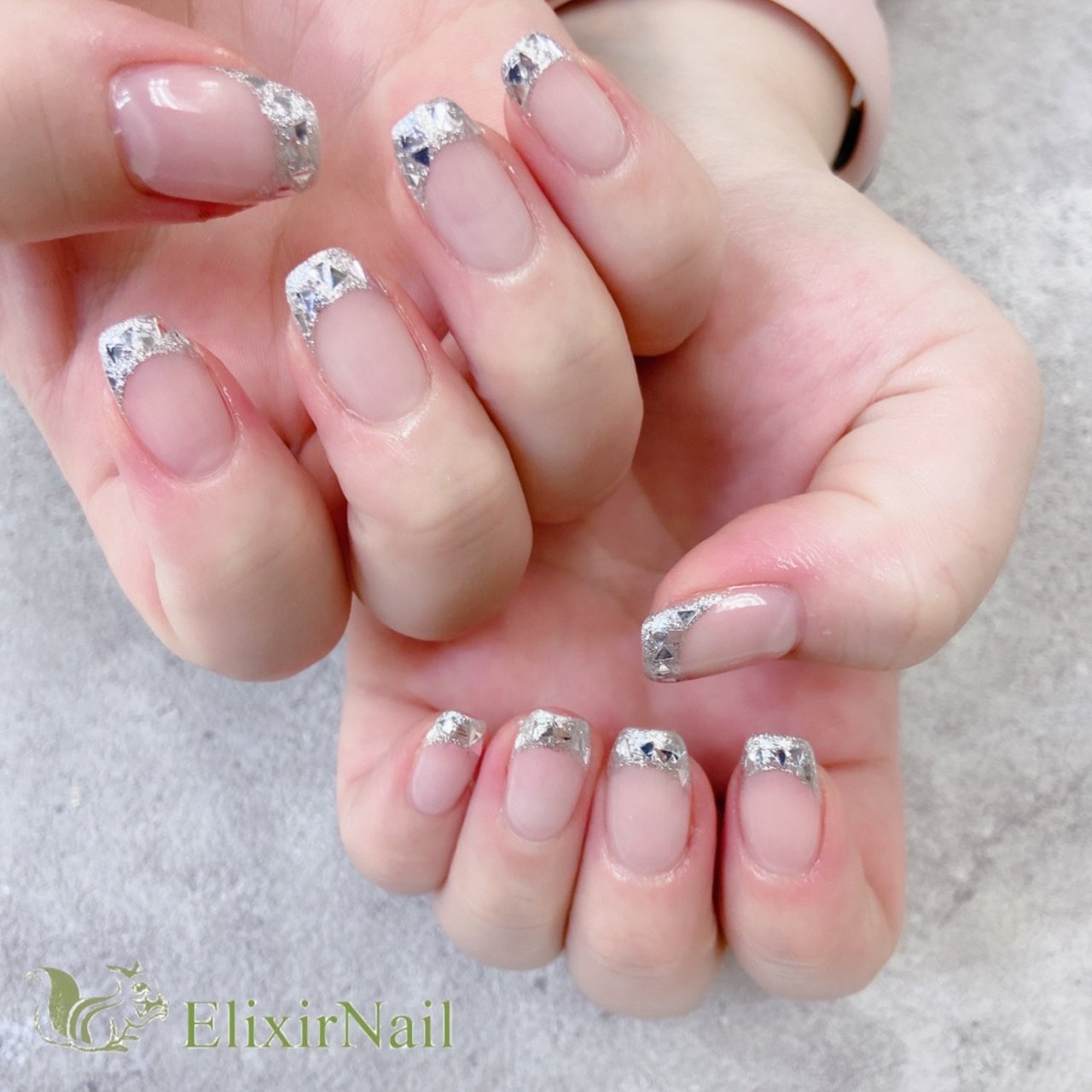 オールシーズン ハンド フレンチ ミディアム シルバー エリクサーネイルのネイルデザイン No ネイルブック