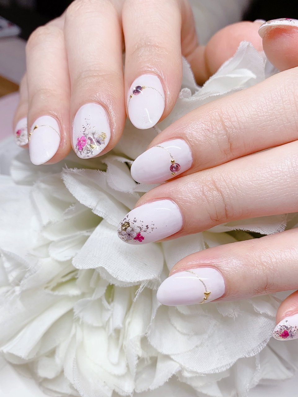 ハンド ラメ ワンカラー フラワー ミディアム あめちゃんのネイルデザイン No ネイルブック