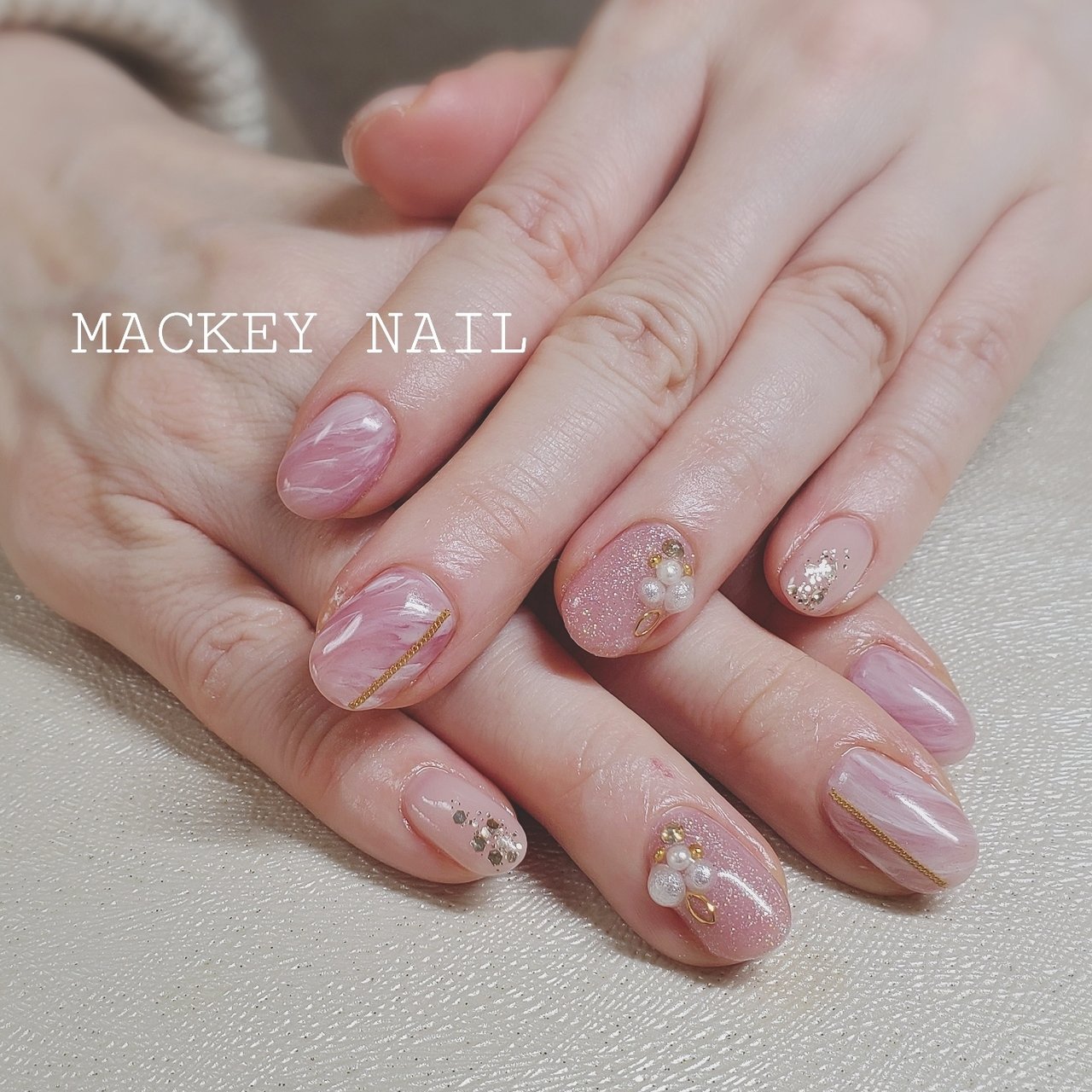 冬 オフィス パーティー ハンド ホログラム Mackey Nailのネイルデザイン No ネイルブック