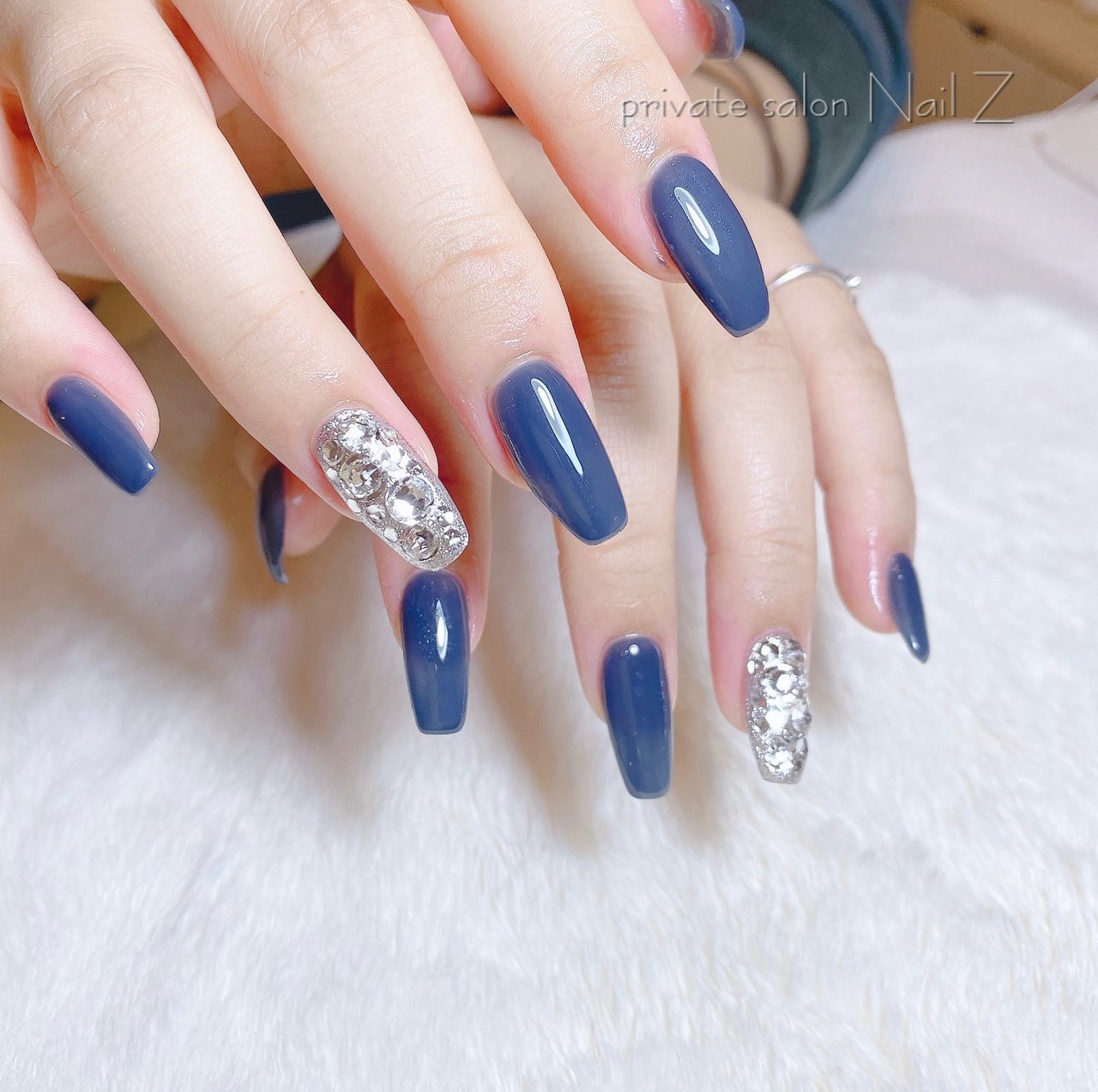 ハンド ビジュー ワンカラー ロング ネイビー Nail Z ネイルジー のネイルデザイン No ネイルブック