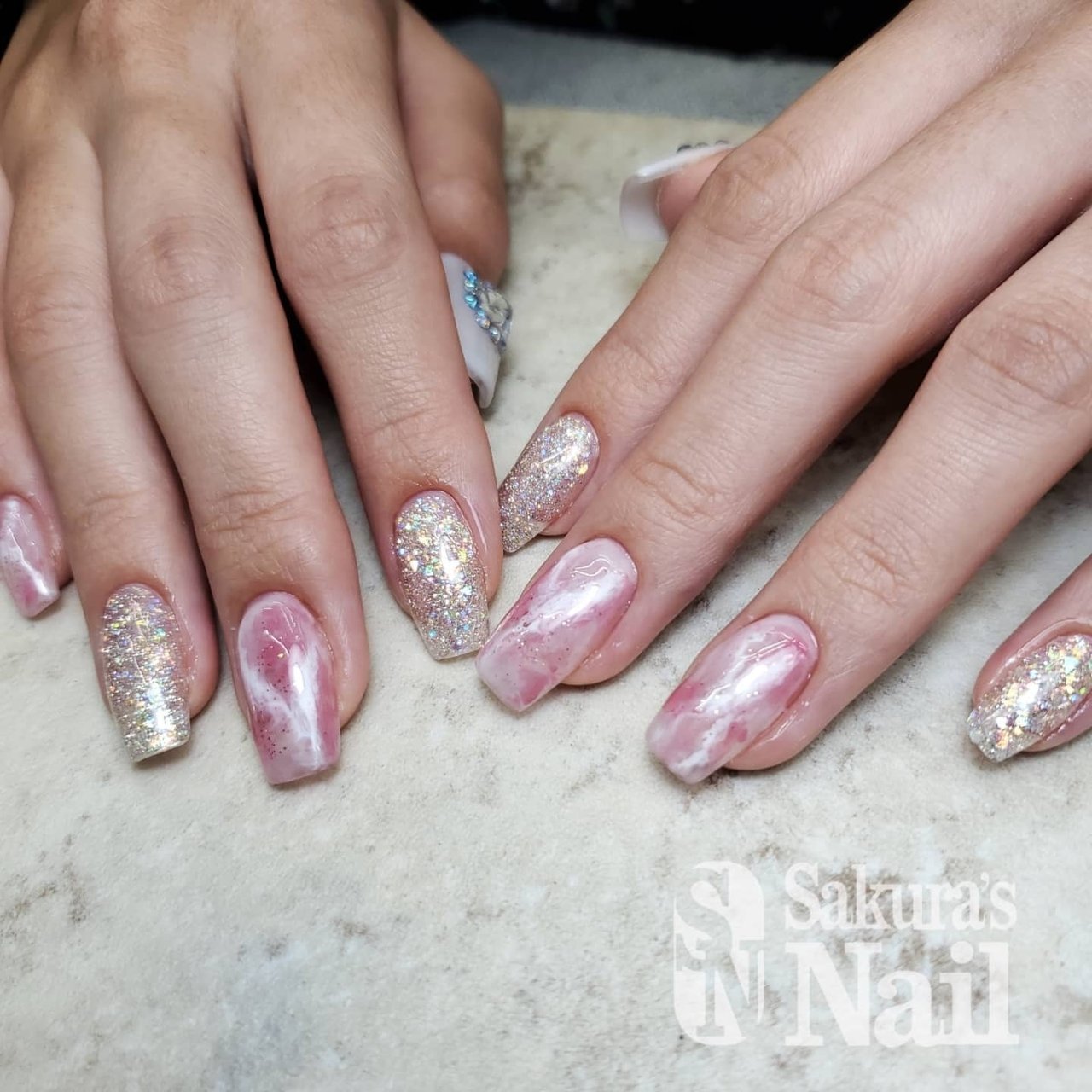 オールシーズン ハンド ビジュー 大理石 ロング Sakura S Nailのネイルデザイン No ネイルブック