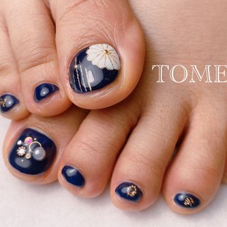 ネイビー ゴールド ペディキュアのネイルデザイン ネイルブック