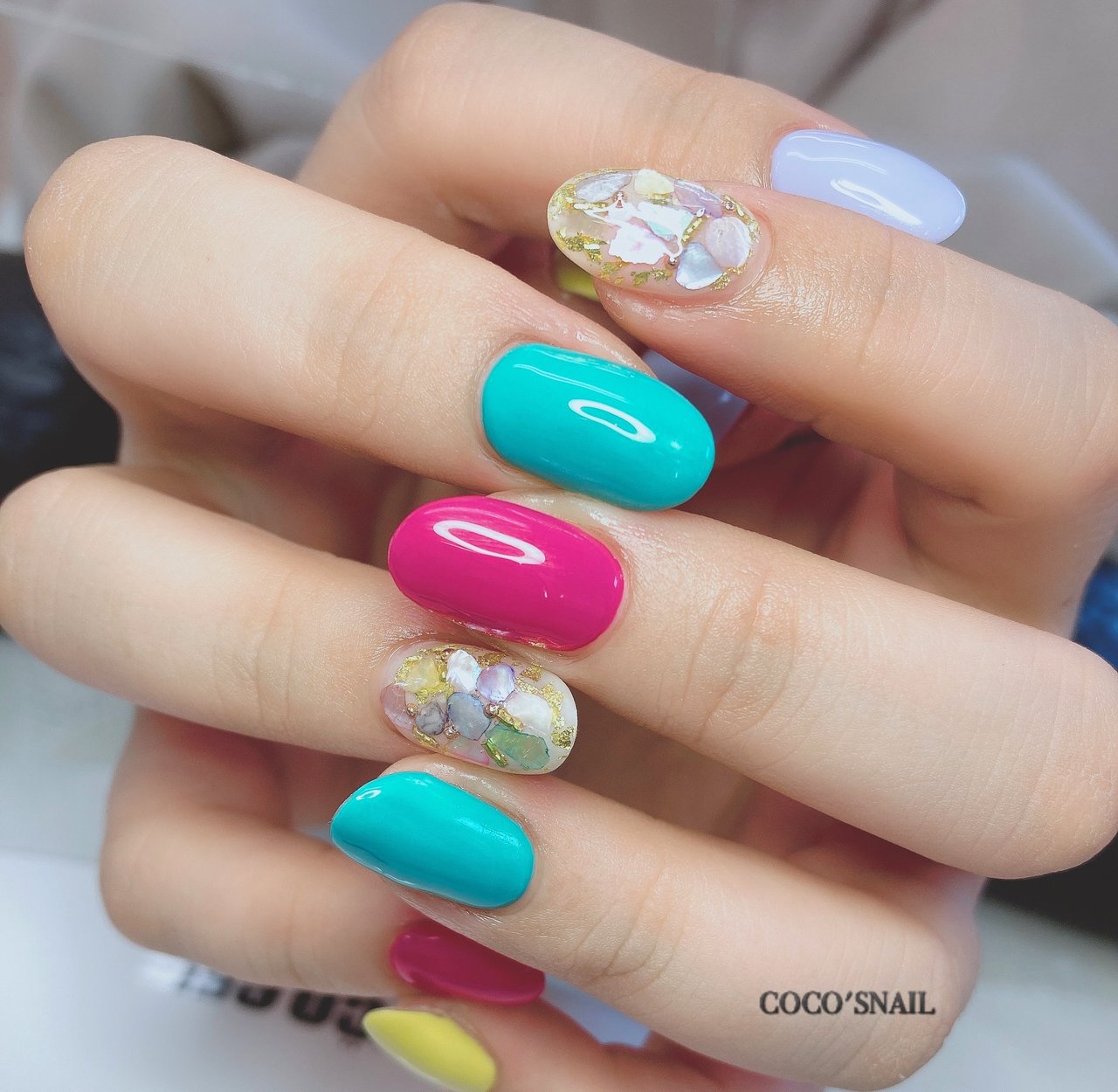 オールシーズン ハンド シェル ミディアム カラフル Coco S Nailのネイルデザイン No ネイルブック