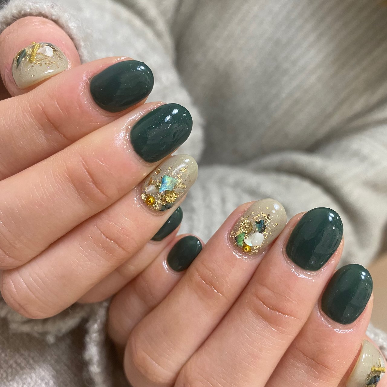 オールシーズン ハンド シェル グリーン Spiegel 愛知県豊田市のネイルデザイン No ネイルブック