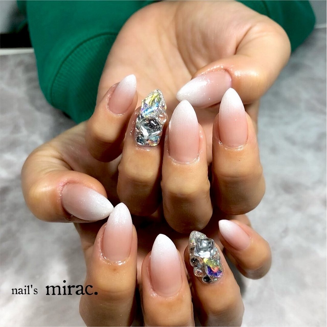 オールシーズン 成人式 ブライダル パーティー ハンド Nail Smirac 林 智子のネイルデザイン No ネイルブック