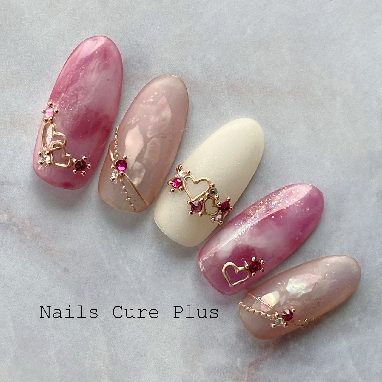 春 オールシーズン デート シェル ハート Nailscureplus 三宅麻弥のネイルデザイン No ネイルブック