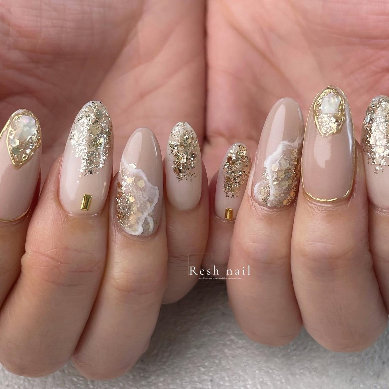 ニュアンス グレージュ ゴールド シルバー Resh Nail オーナー 岸下華那のネイルデザイン No ネイルブック