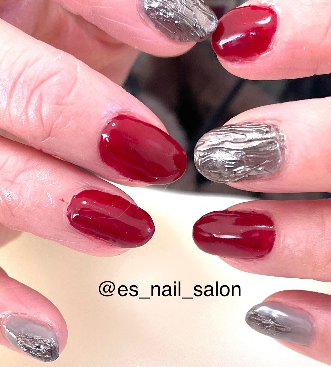 オールシーズン ハンド シンプル ニュアンス ミラー E S Nail Salon エミのネイルデザイン No ネイルブック