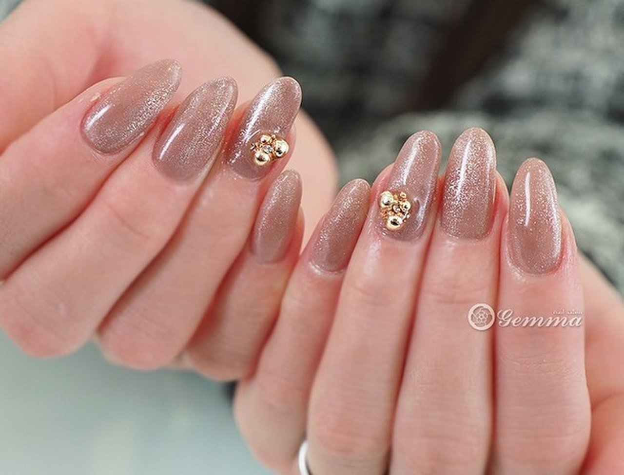 オールシーズン ハンド ビジュー ワンカラー マグネット Gemmaのネイルデザイン No ネイルブック