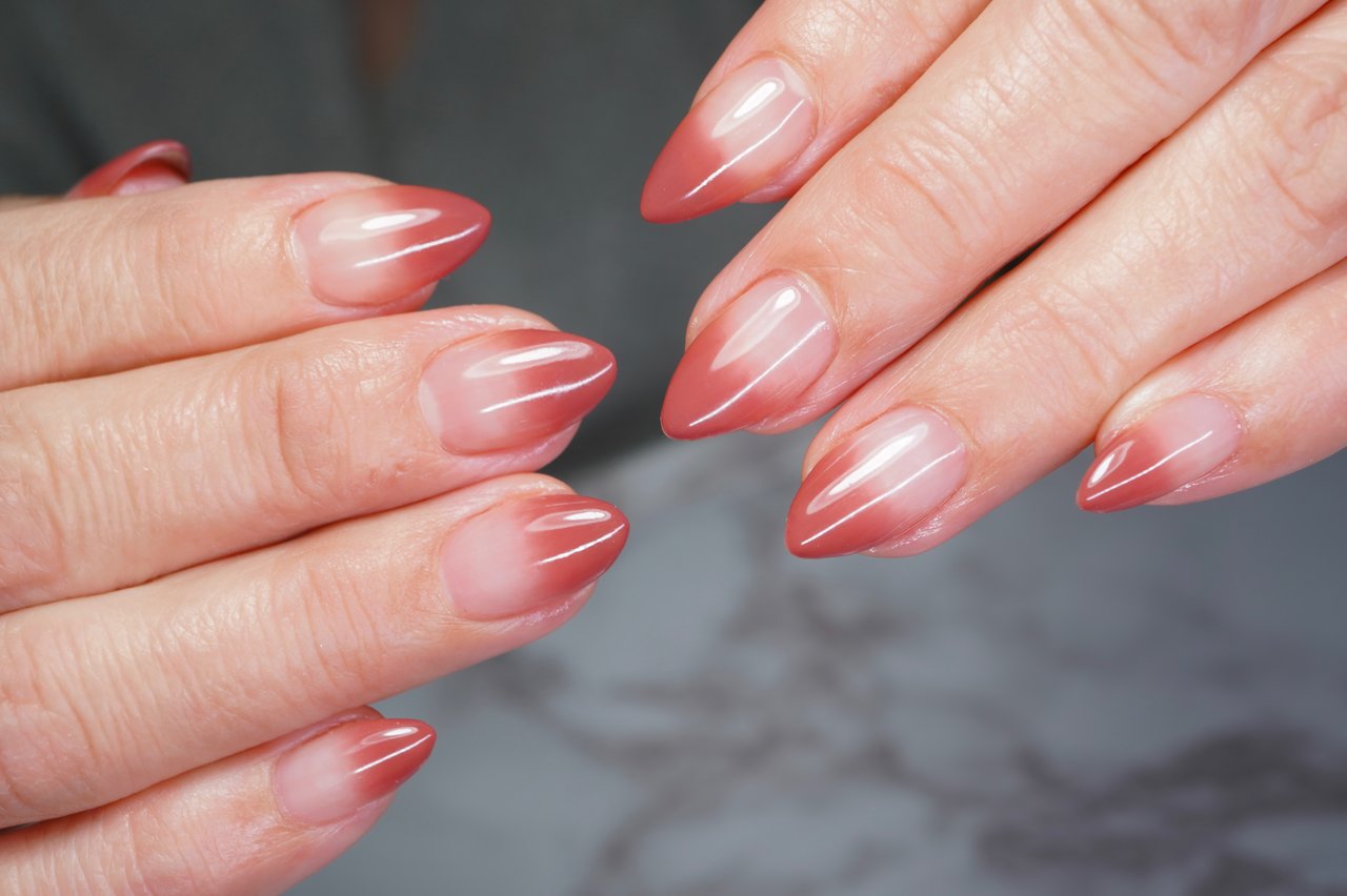 冬 オールシーズン ハンド グラデーション ミディアム Kiara のネイルデザイン No ネイルブック