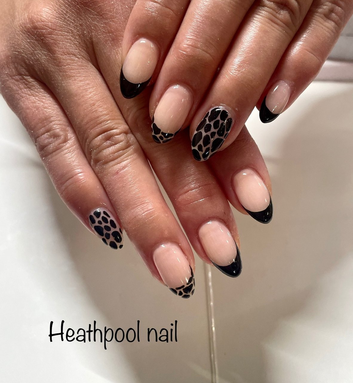 ハンド フレンチ アニマル柄 ベージュ ブラック Heathpoolnailのネイルデザイン No ネイルブック