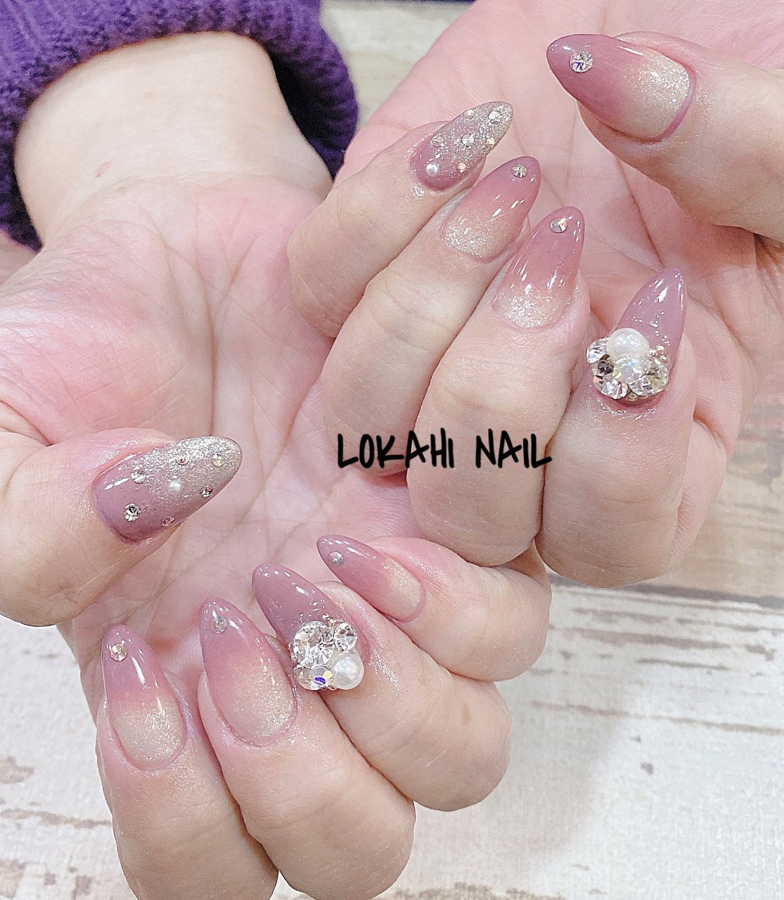 オールシーズン ハンド グラデーション ビジュー ロング Lokahi Nail ロカヒネイルのネイルデザイン No ネイルブック