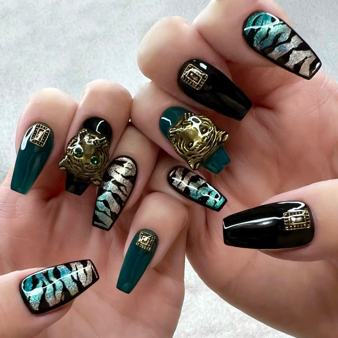 お正月 ハンド グラデーション アニマル柄 アンティーク Eringi21のネイルデザイン No ネイルブック