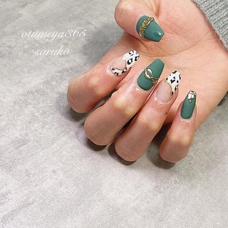 緑色ネイルのネイルデザイン ネイルブック