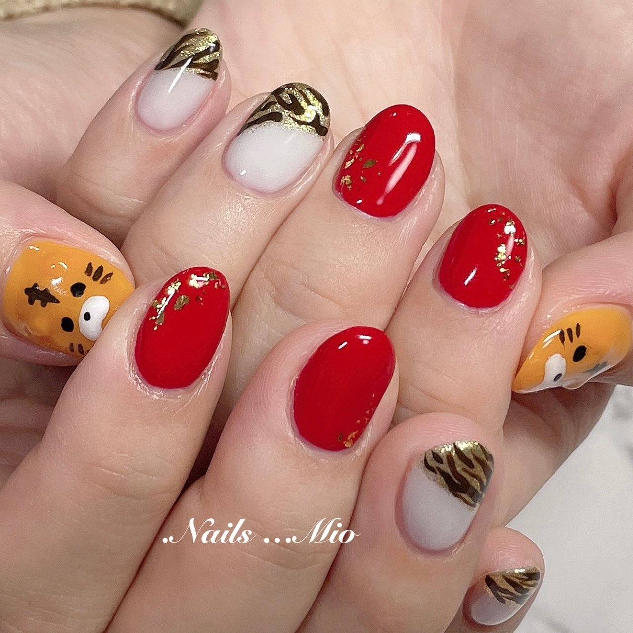 お正月 成人式 ハンド ラメ アニマル柄 Aroma Nails Mioのネイルデザイン No ネイルブック