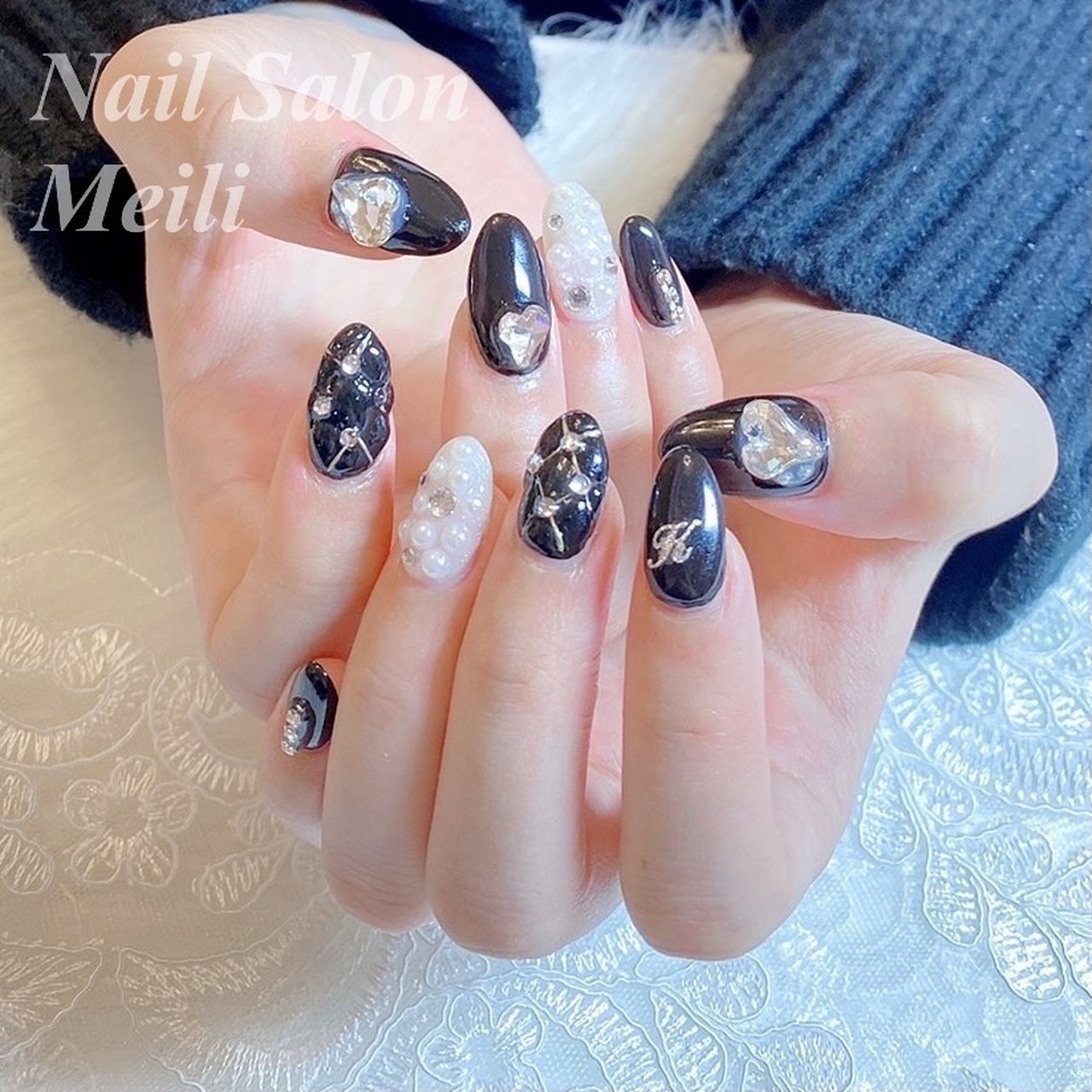 オールシーズン ハンド ミディアム ホワイト ネイビー Nail Salon Meili 埼玉日進のネイルデザイン No ネイル ブック