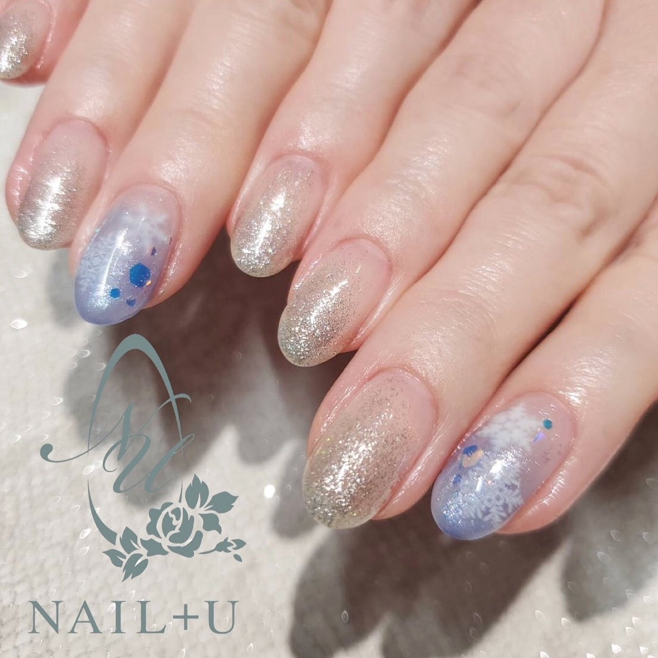 冬 ハンド グラデーション 雪の結晶 ロング 自爪を削らない Nail Uのネイルデザイン No ネイルブック