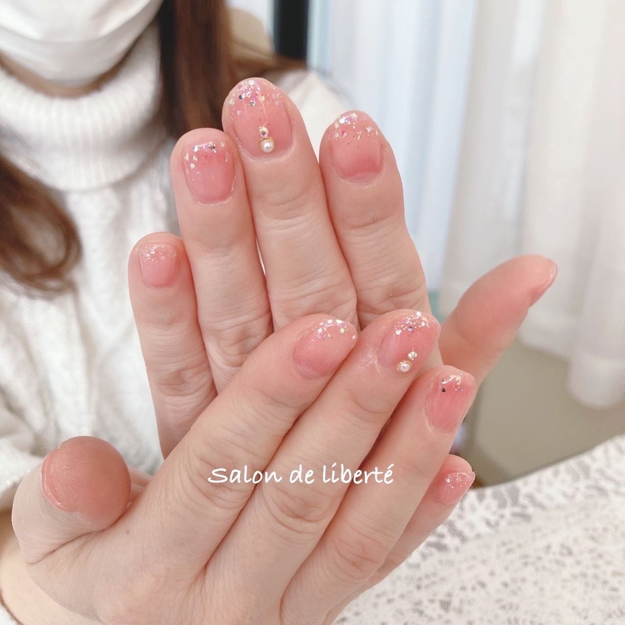 シンプル グラデーション ビジュー ホログラム ラメ 旭市ネイルサロン リベルテ Salon De Liberte アイラッシュ匝瑳市ネイル サロンのネイルデザイン No ネイルブック