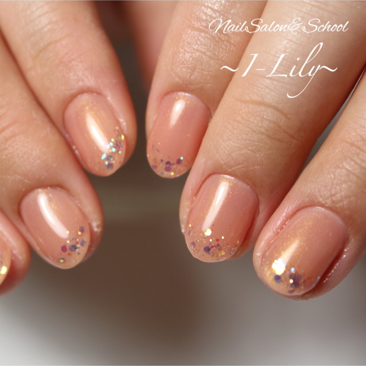 オールシーズン オフィス ハンド ラメ ワンカラー Nailsalon School I Lily アイ リリーのネイル デザイン No ネイルブック