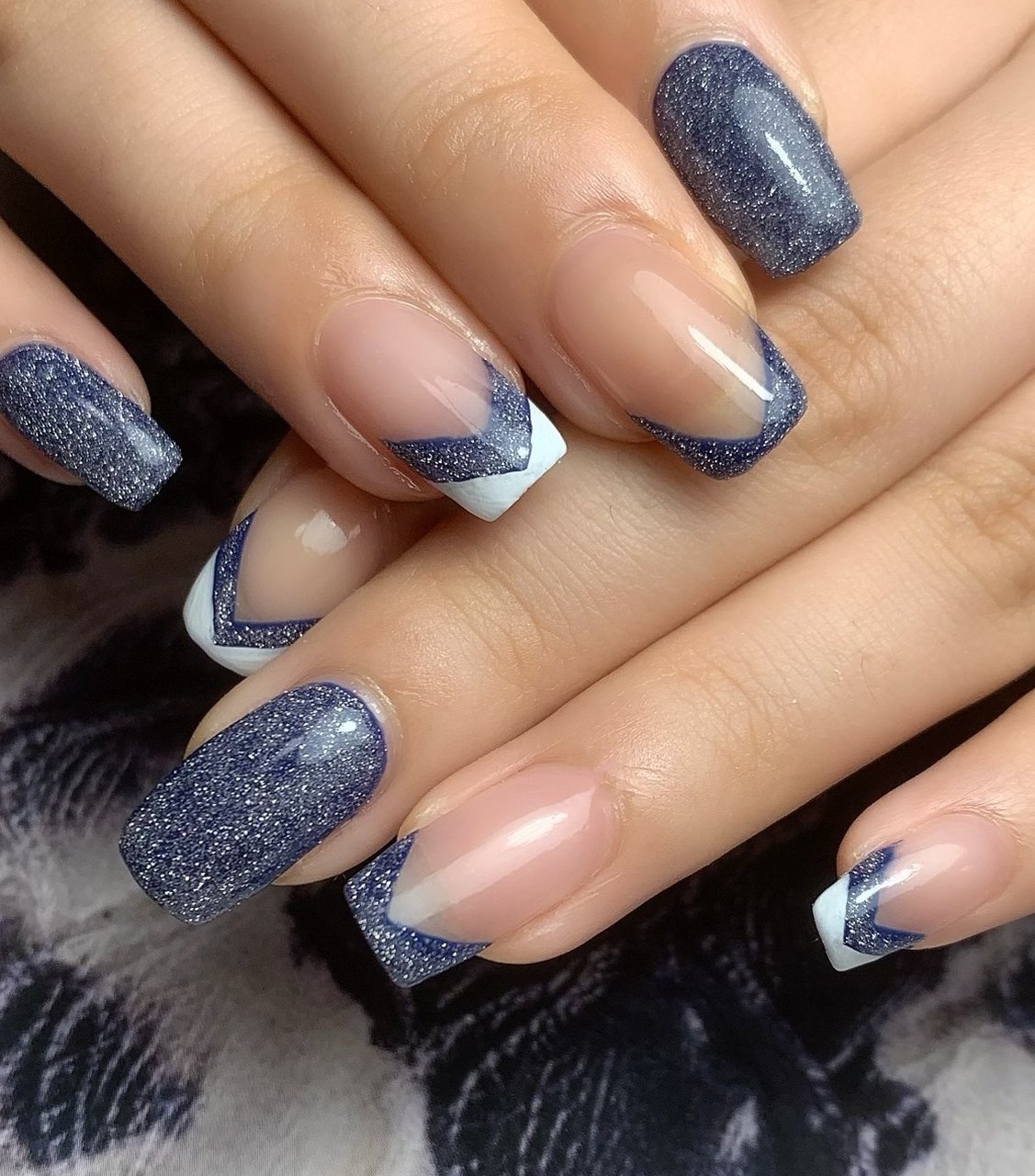 冬 ハンド フレンチ 変形フレンチ ブルー Bijou Nailのネイルデザイン No ネイルブック