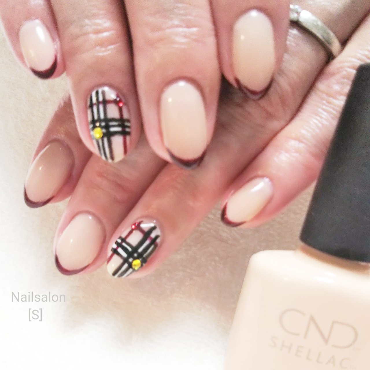 オールシーズン ハンド フレンチ ワンカラー チェック シェラックネイル専門店 S のネイルデザイン No ネイルブック