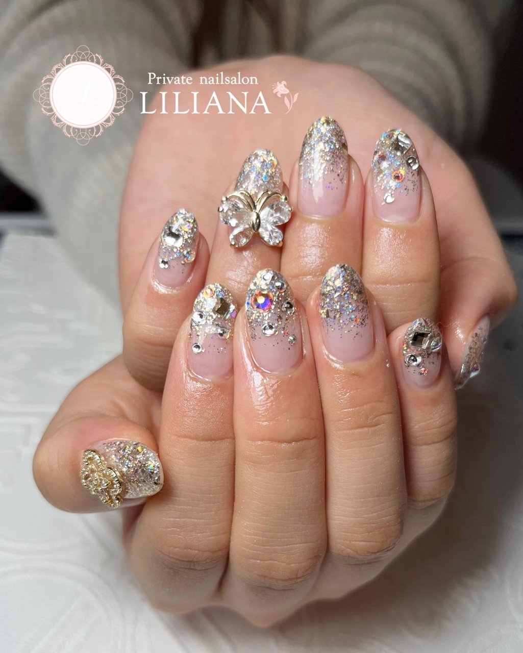 成人式 ハンド グラデーション ビジュー ラメ Private Nailsalon Lilianaのネイルデザイン No ネイル ブック