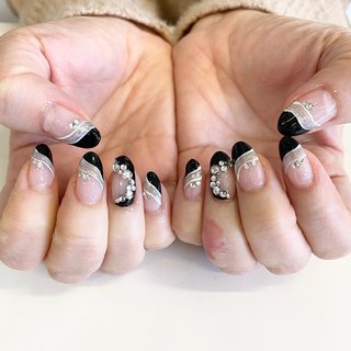 23年 新着順 マグネット ブラック 斜めフレンチのネイルデザイン ネイルブック