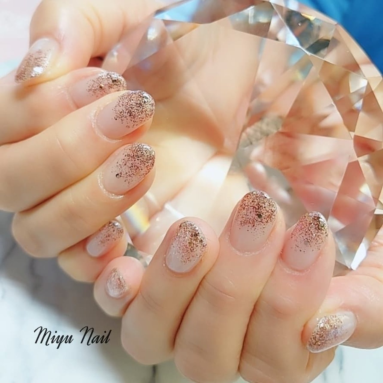 オールシーズン ハンド グラデーション ホログラム ラメ Miyu Nailのネイルデザイン No ネイルブック