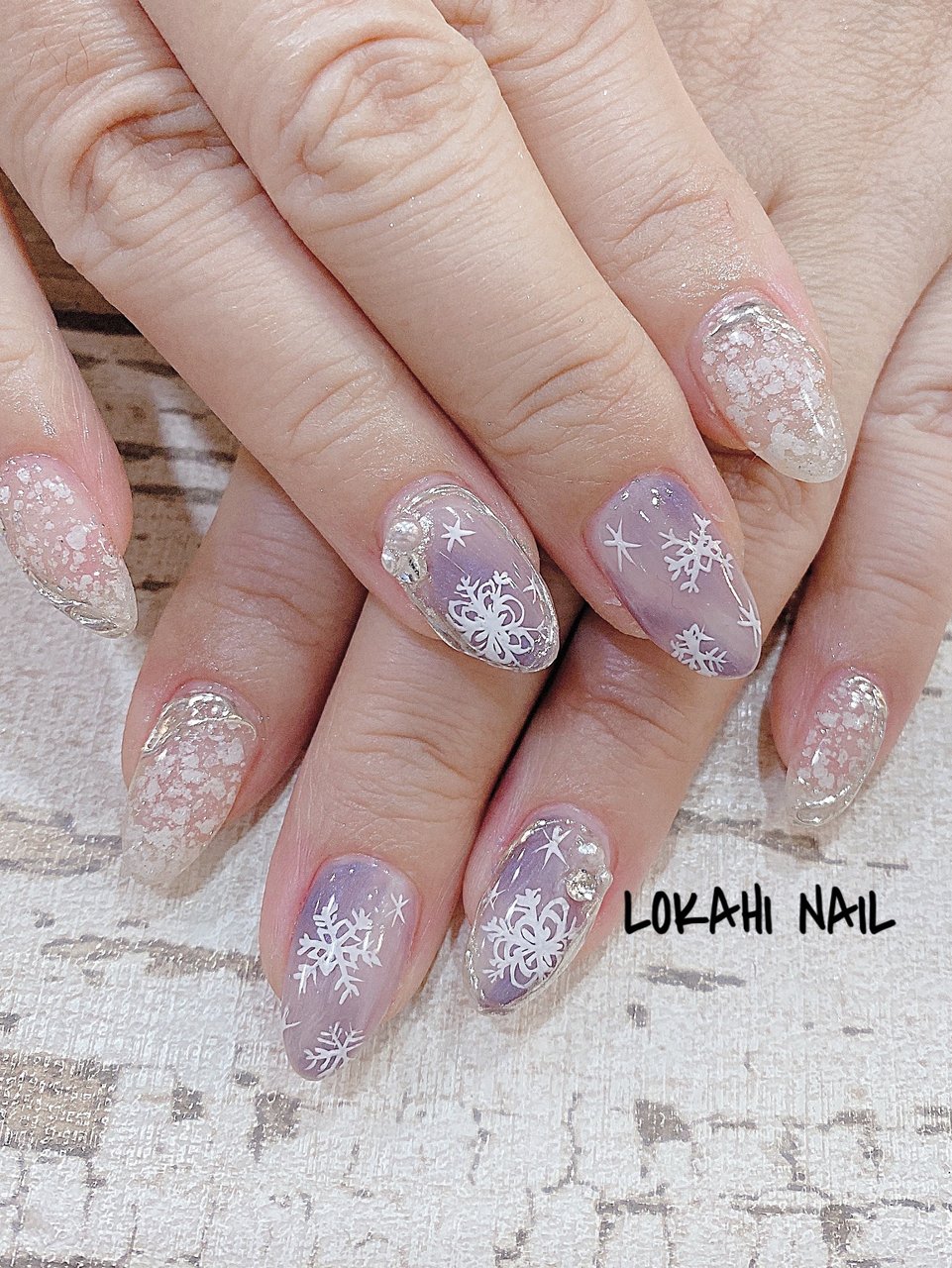 冬 ハンド タイダイ 雪の結晶 ミラー Lokahi Nail ロカヒネイルのネイルデザイン No ネイルブック