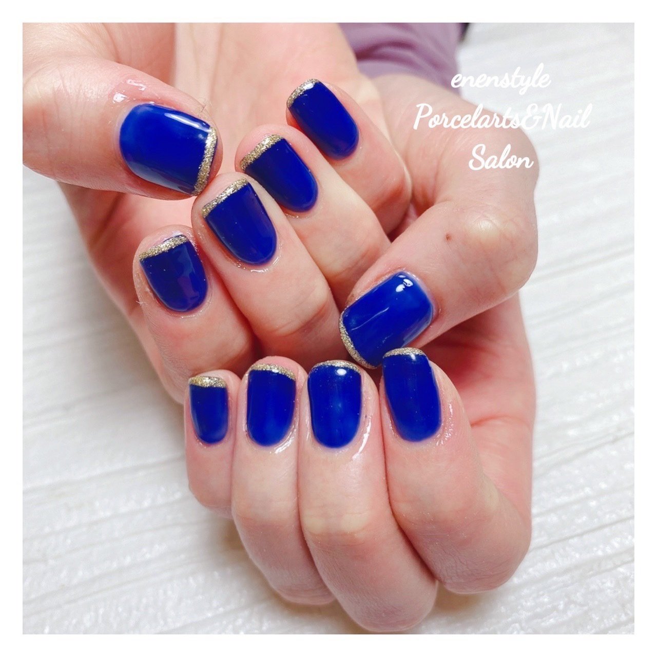 フレンチ ラメ ワンカラー ネイビー ゴールド Enenstyle Porcelarts Nail Salonのネイル デザイン No ネイルブック