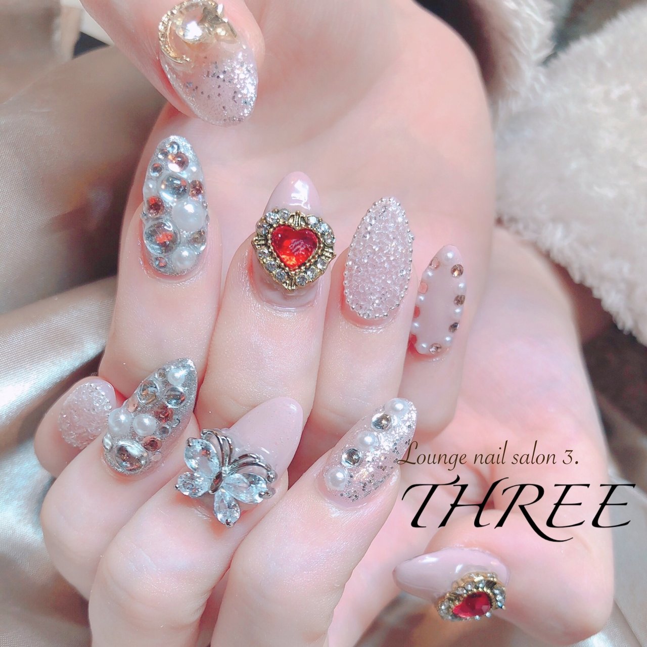 オールシーズン ハンド ラメ デコ クリスタルピクシー Lounge Nailsalon3 Threeのネイルデザイン No ネイルブック